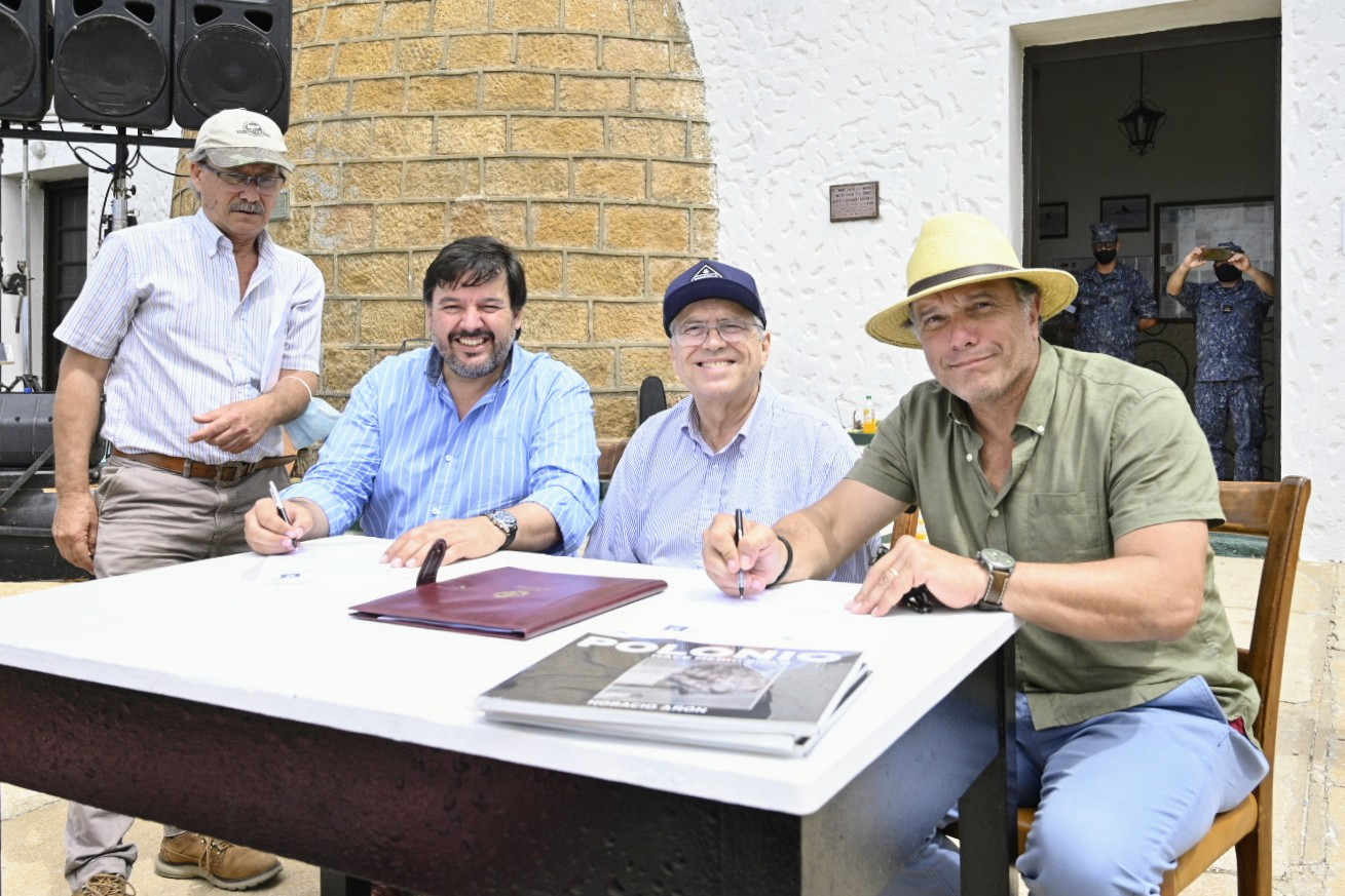 Firma de convenio Ministerio de Turismo con Intendencia de Rocha