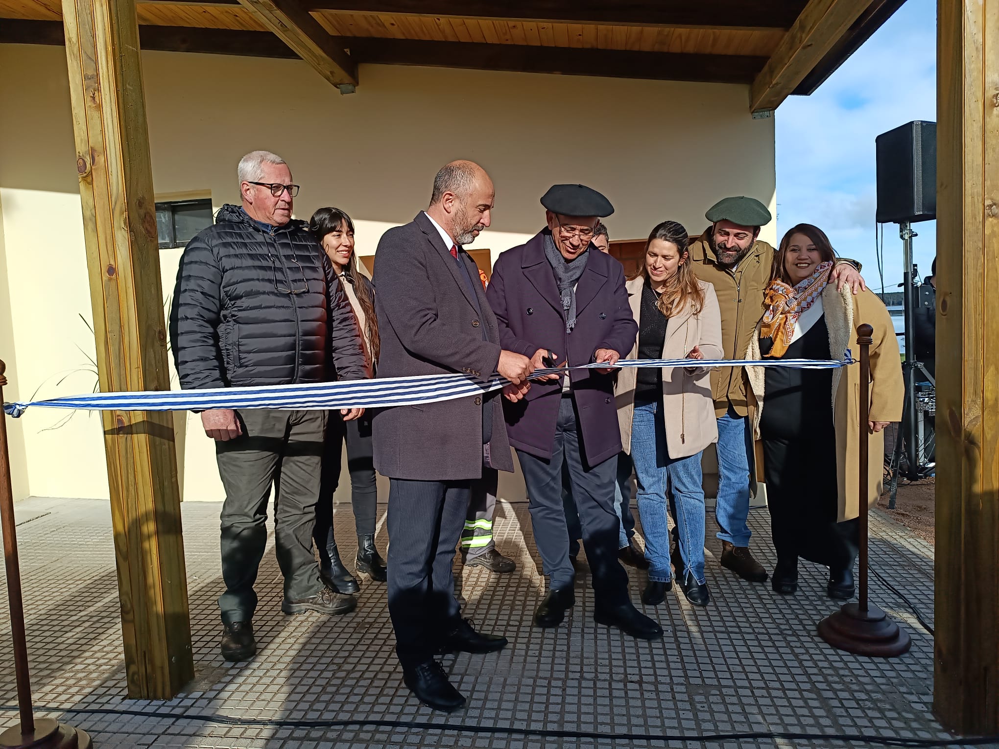 Inauguración de seis cabañas accesibles en Flores con apoyo económico de MINTUR