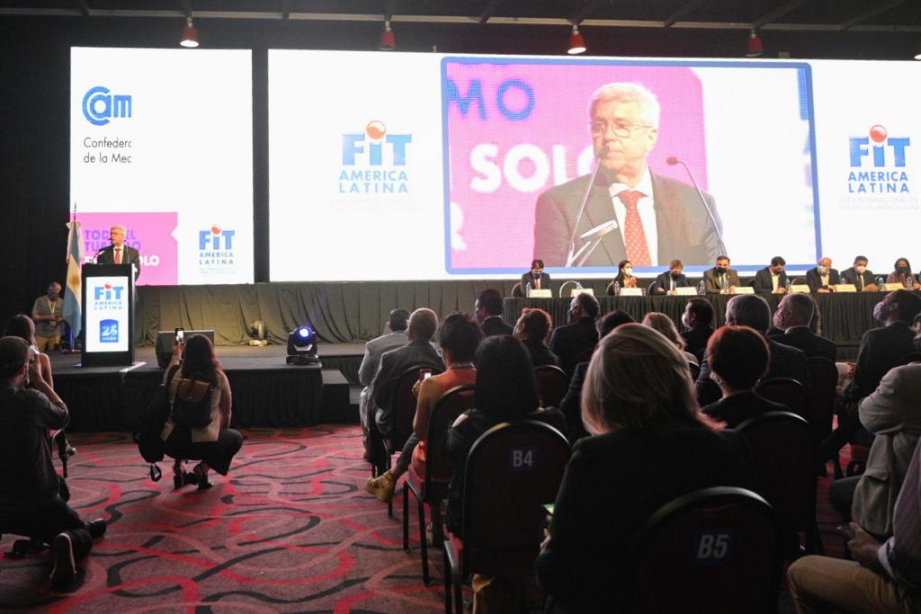 Ministerio de Turismo participa en la FIT