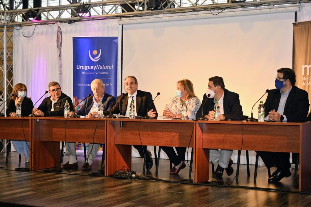 Lanzamiento Temporada Otoño - Invierno de la Región Centro Sur, en el Mercado Agrícola de Montevideo