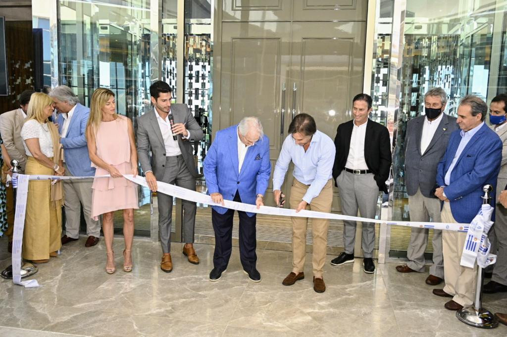 Presidente Lacalle Pou inauguró Fendi Château Residences, en Punta del Este