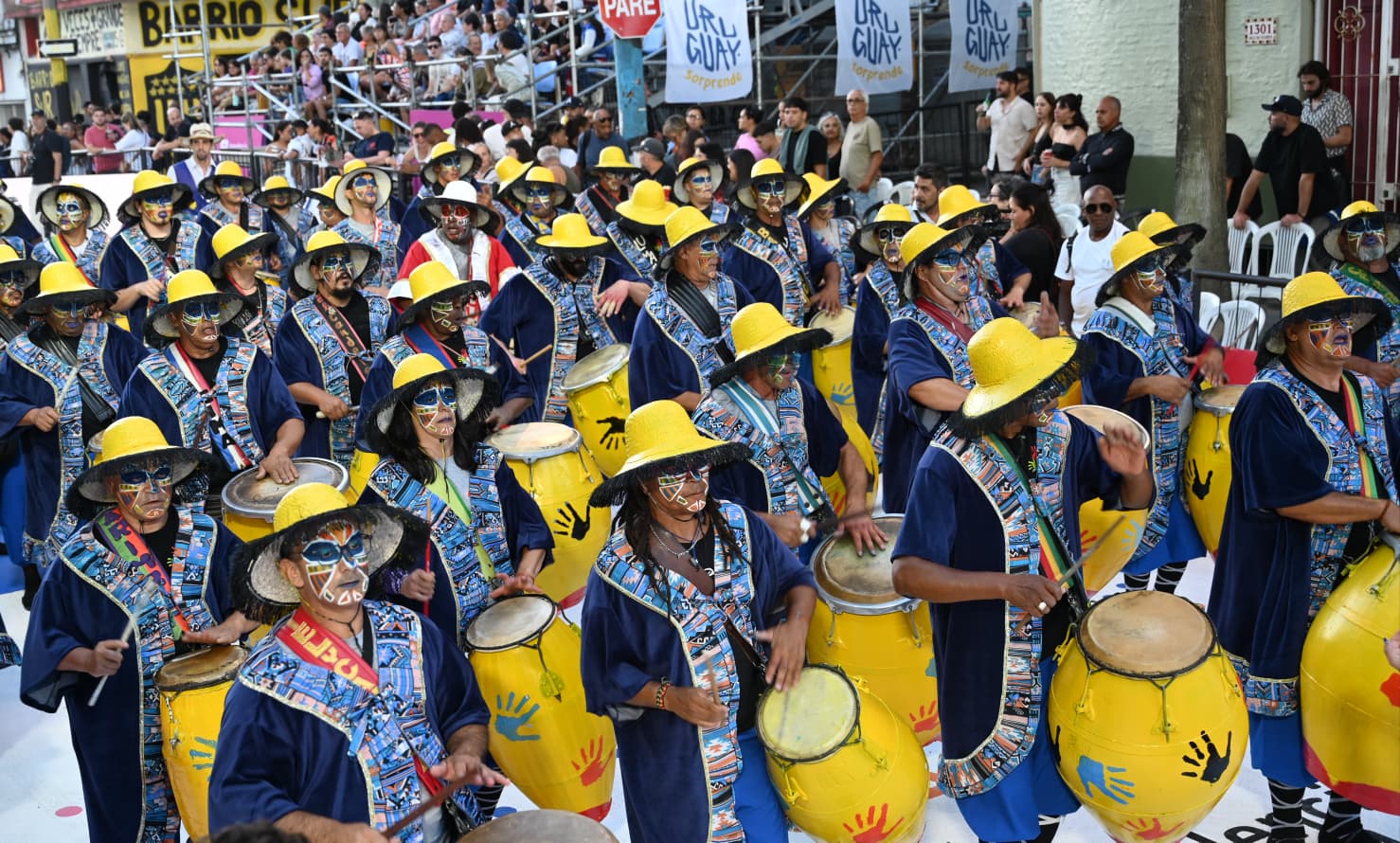 El Desfile de Llamadas: 70 años de candombe, identidad y cultura ...