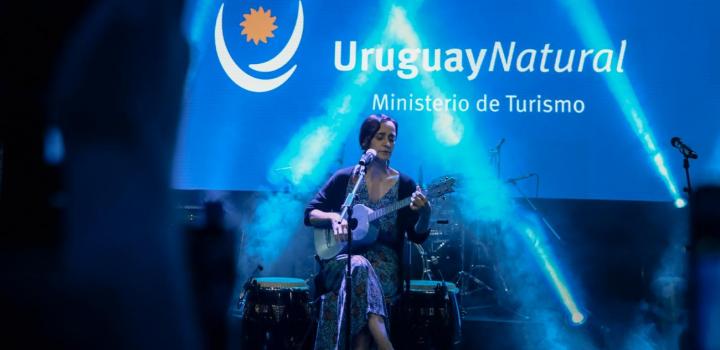 Julieta Venegas cantando