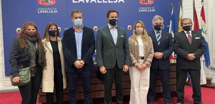 Conferencia de prensa en la Intendencia Departamental de Lavalleja.