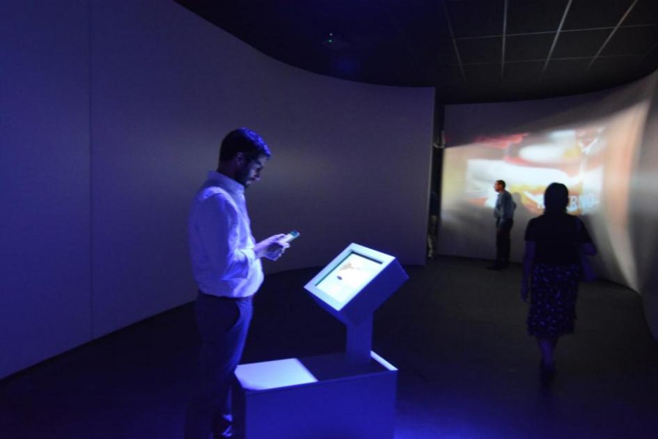 La nueva sala cuenta con pantallas interactivas y paisajes sonoros La nueva sala cuenta con pantallas interactivas y paisajes sonoros