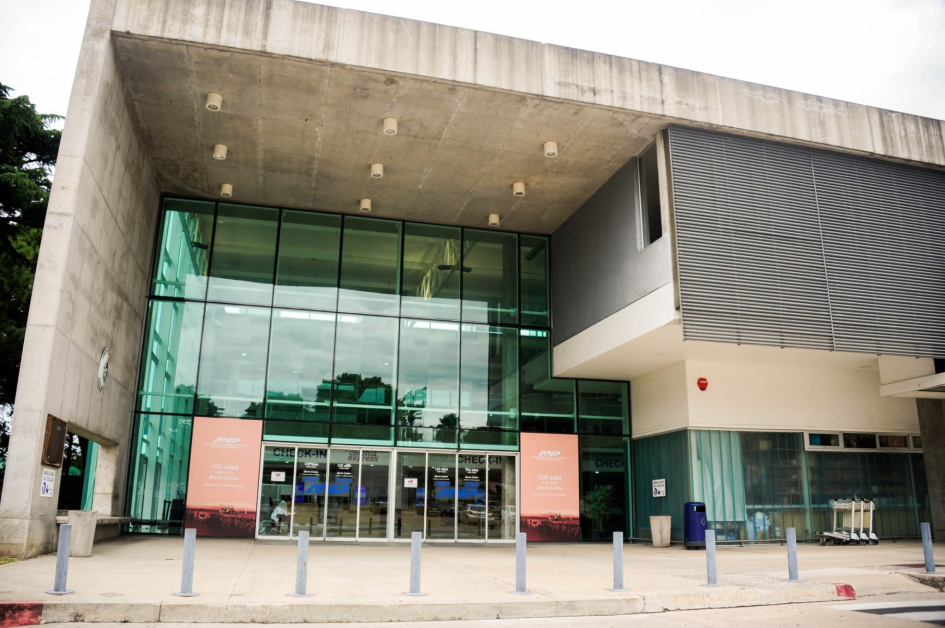 El puerto de Colonia celebra sus 100 años y se prepara para recibir a los turistas  El puerto de Colonia celebra sus 100 años y se prepara para recibir a los turistas