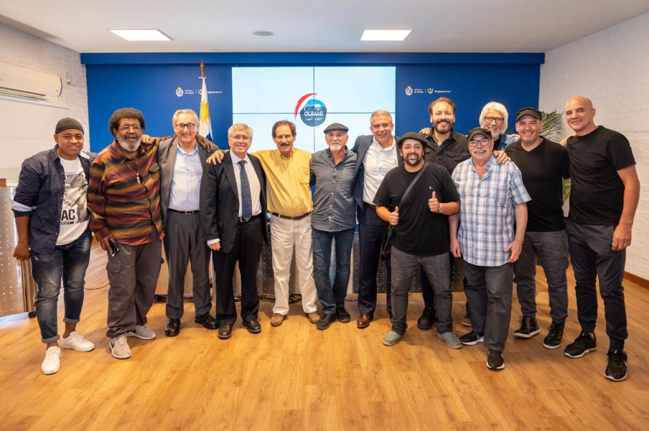 Gran parte de los artistas que se presentarán en el festival presentes en la Sala Arredondo.