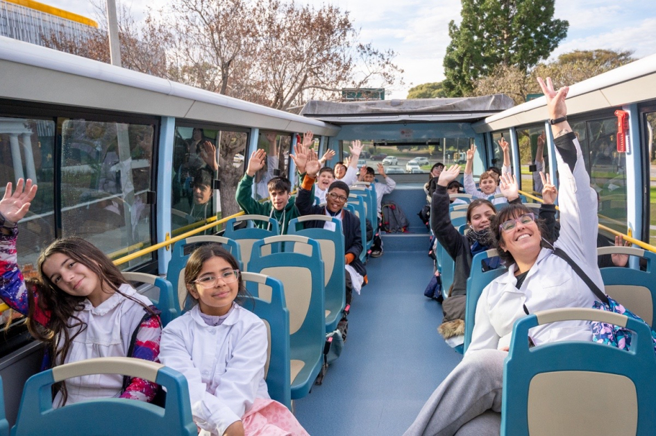 Turismo Social Niños en el Bus Turístico