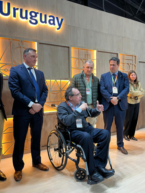 Stand de Uruguay en la FIT 2025