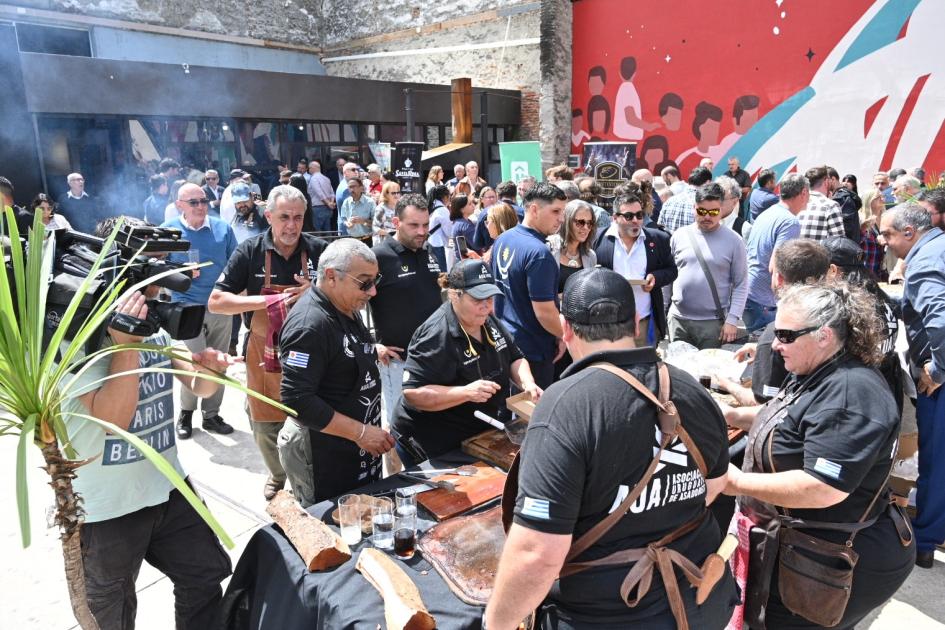 Uruguay prende el fuego para recibir el Mundial de Asadores