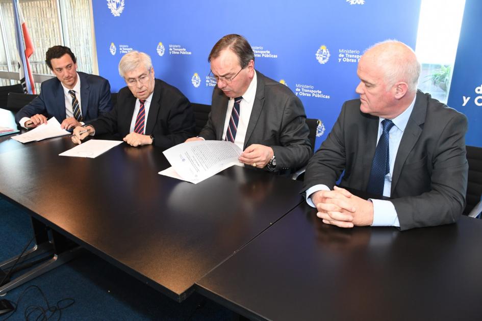 Firma acuerdo específico entre el Ministerio de Transporte y Obras Públicas y Ministerio de Turismo. Firma acuerdo específico entre el Ministerio de Transporte y Obras Públicas y Ministerio de Turismo.