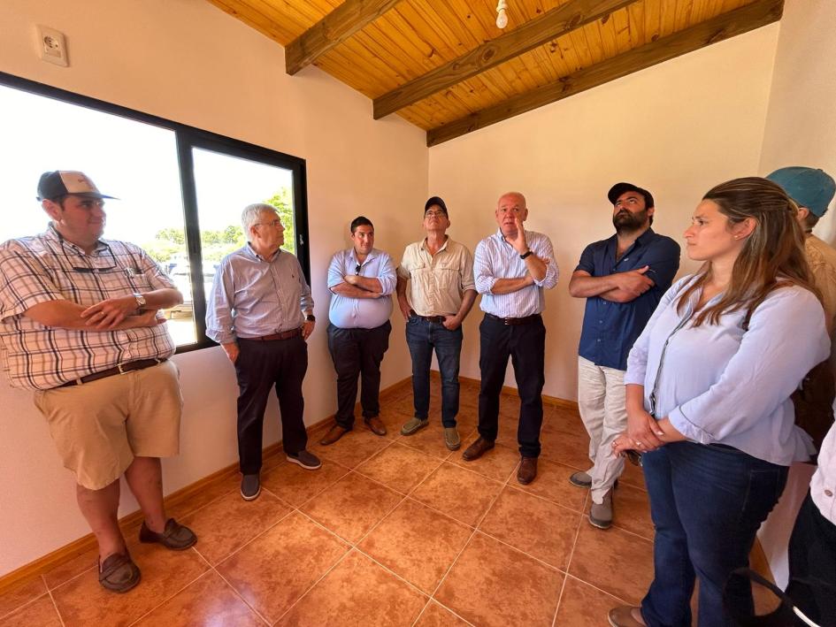 Cabañas accesibles que se están construyendo en el Lago Andresito con apoyo económico del MINTUR