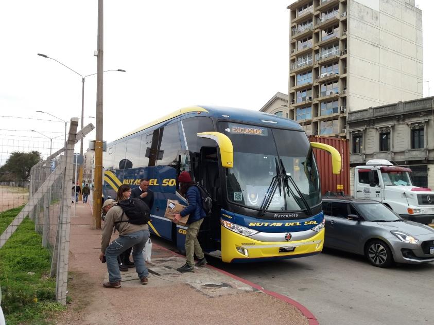 Salida de los niños, niñas y adolescentes desde Montevideo en bus
