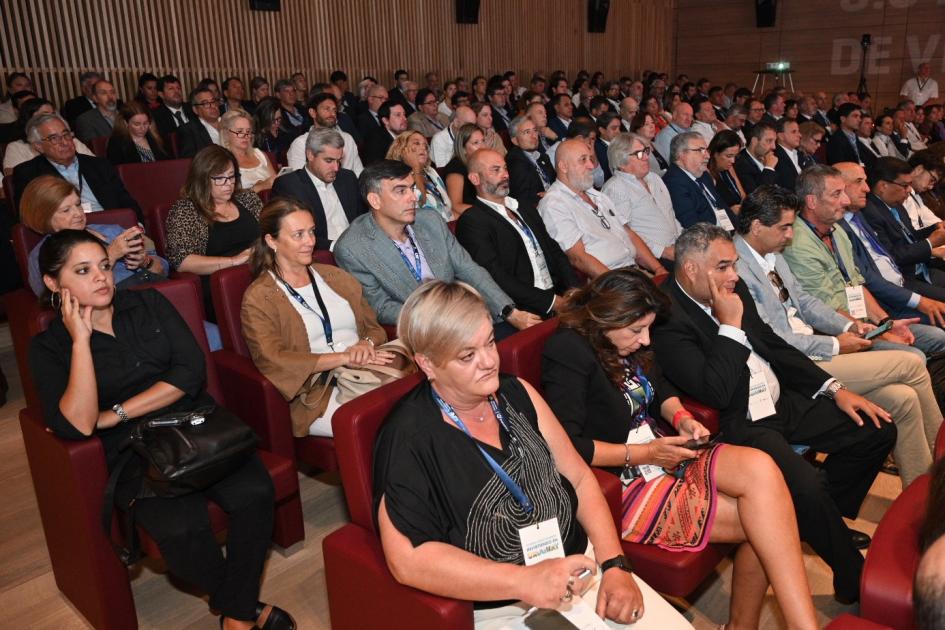 Presentación de la Guía de Inversiones “Tourism Doing Business – Invirtiendo en Uruguay” Presentación de la Guía de Inversiones “Tourism Doing Business – Invirtiendo en Uruguay”
