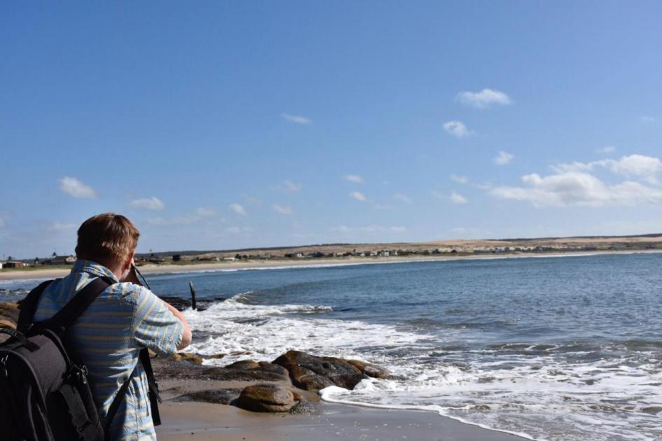 Playa Cabo Polonio Selänniemi fotografía una vista panorámica con rocas y mar en Cabo Polonio