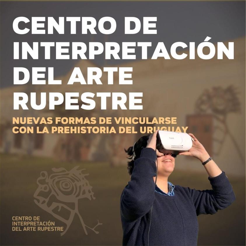Imagen publicitaria del Centro de Interpretación del Arte Rupestre con una joven con lentes de realidad virtual