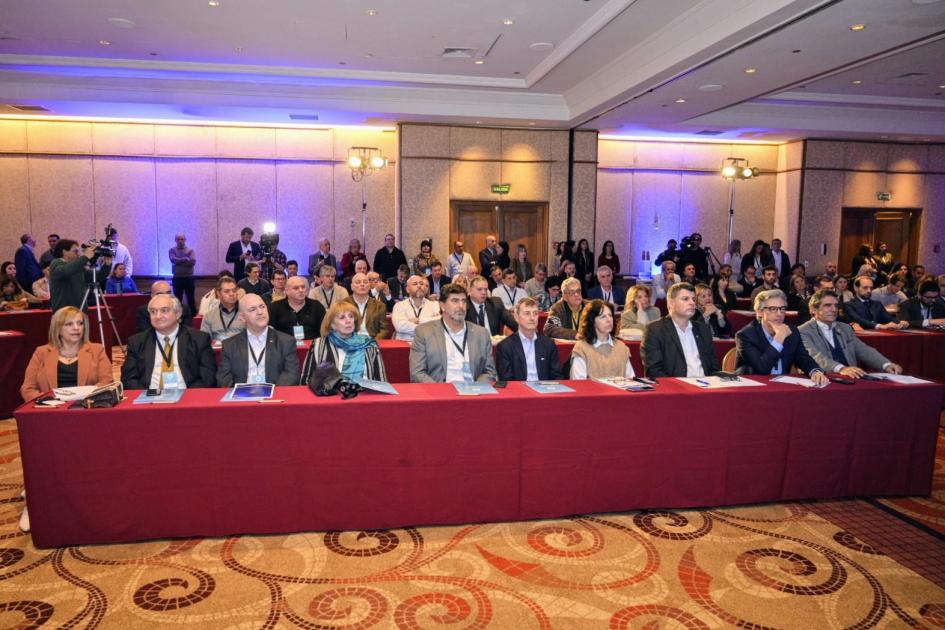 X Encuentro Regional de Cruceros y Turismo Fluvial X Encuentro Regional de Cruceros y Turismo Fluvial