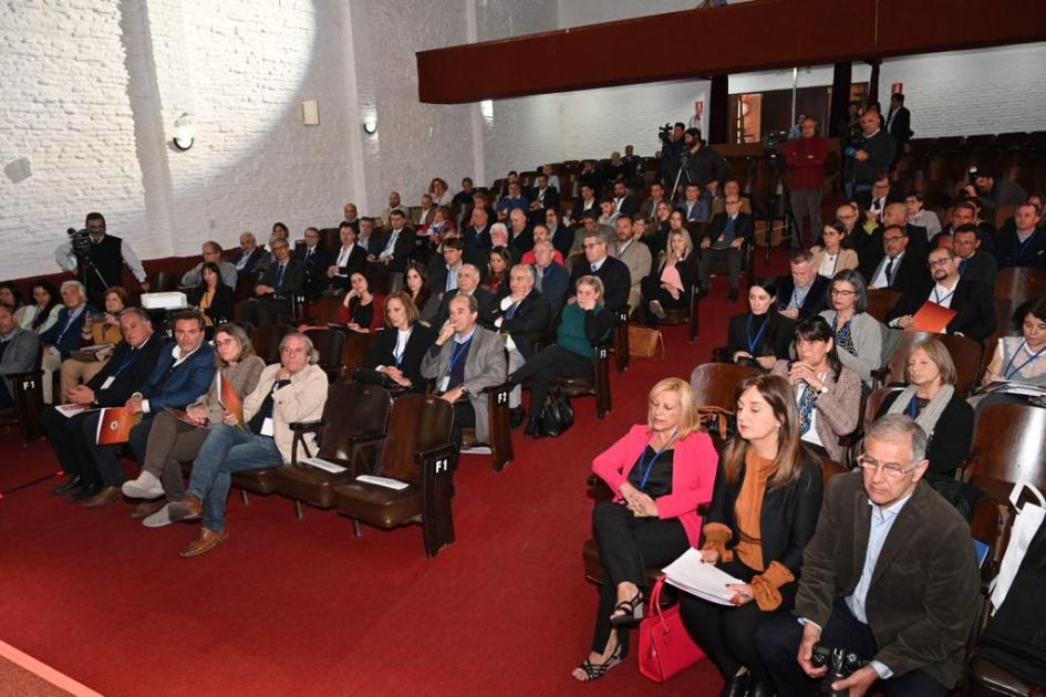 VIII Encuentro Regional de Cruceros y Turismo Náutico VIII Encuentro Regional de Cruceros y Turismo Náutico