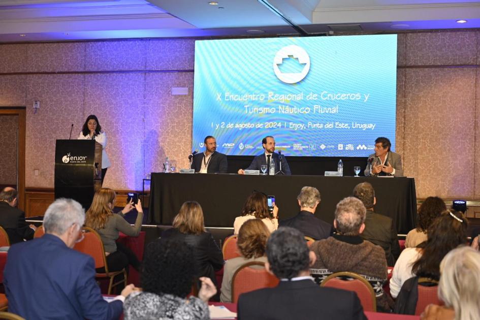 X Encuentro Regional de Cruceros y Turismo Fluvial X Encuentro Regional de Cruceros y Turismo Fluvial