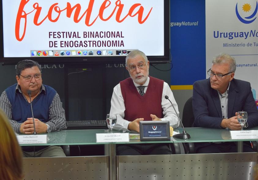 Carlos Martorell, Benjamín Liberoff, Carlos Fagetti Panelistas durante la conferencia
