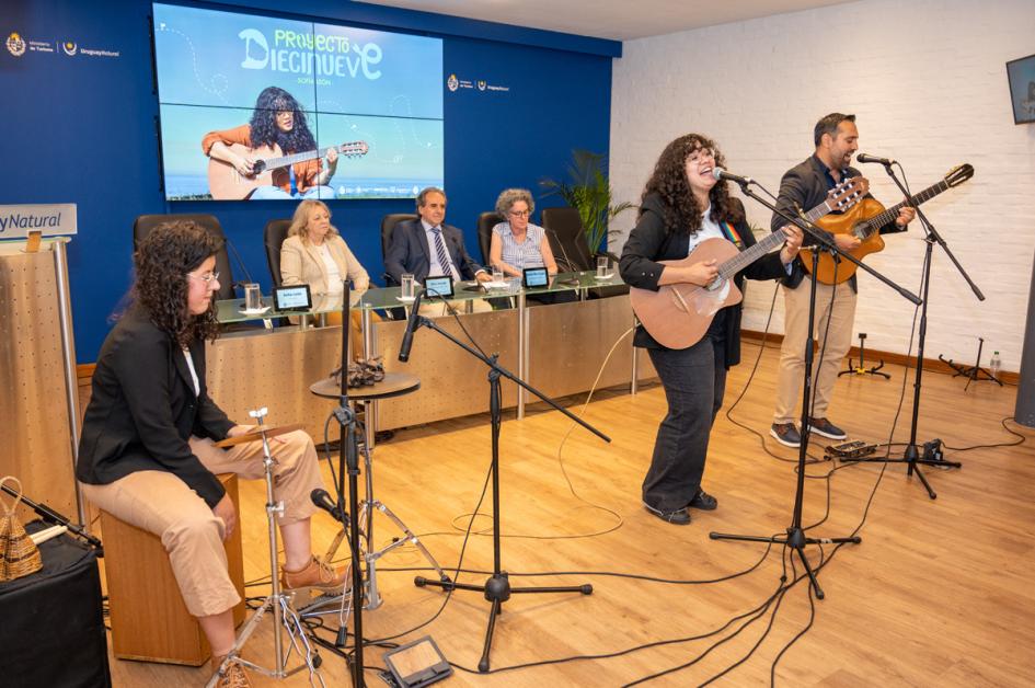 Proyecto DiecinuevE: Un viaje musical hacia la sostenibilidad