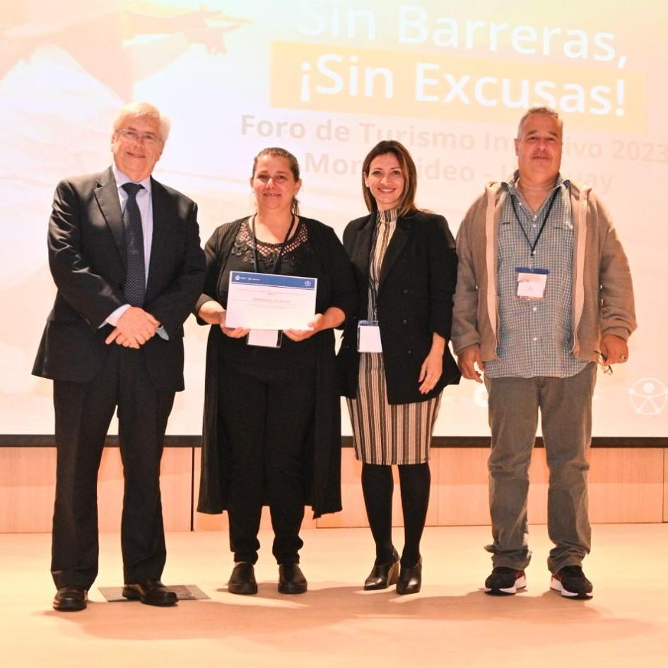 Entrega de premios y reconocimientos 