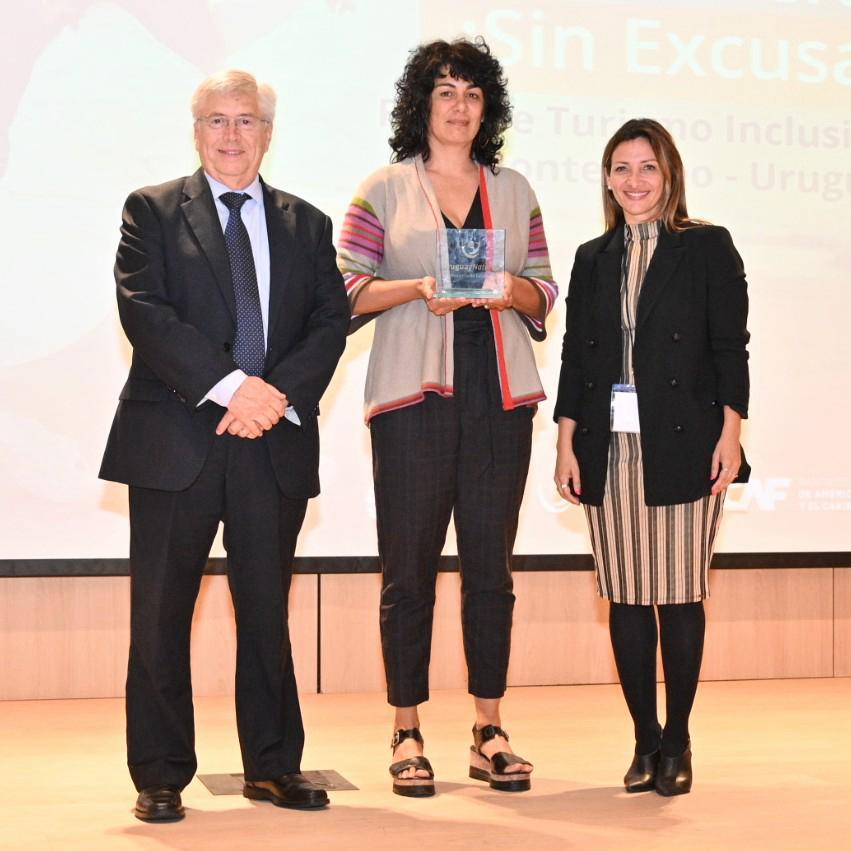 Entrega de premios y reconocimientos Entrega de premios y reconocimientos
