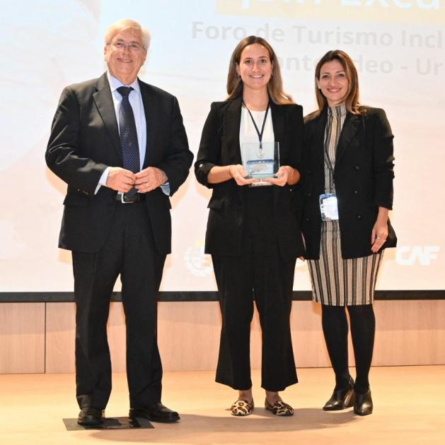 Entrega de premios y reconocimientos Entrega de premios y reconocimientos