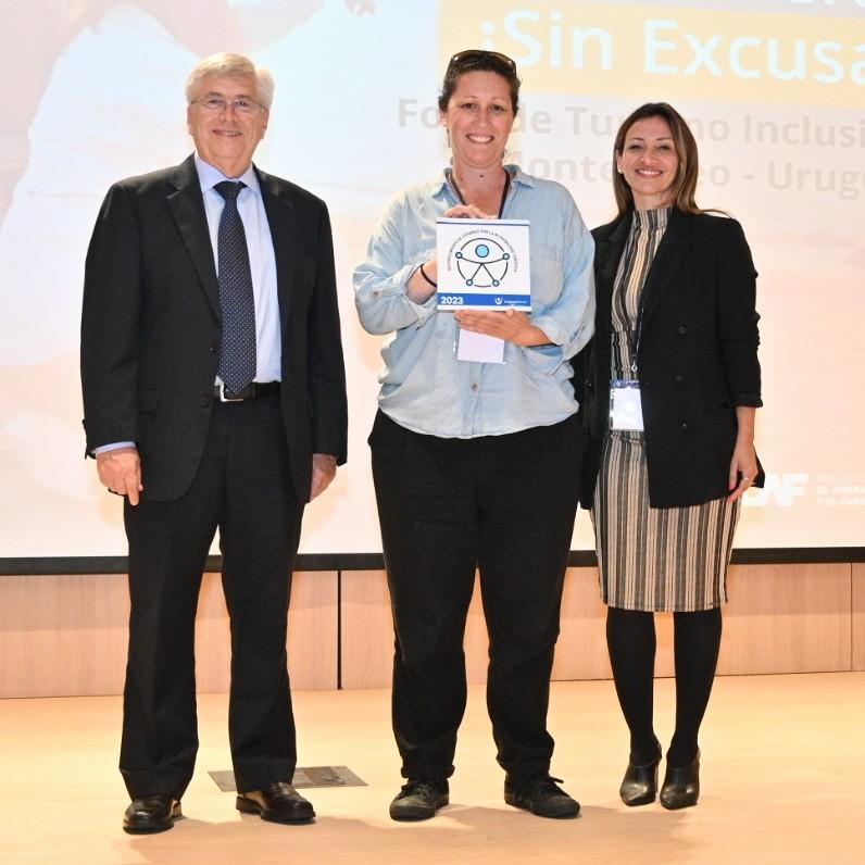 Entrega de premios y reconocimientos Entrega de premios y reconocimientos