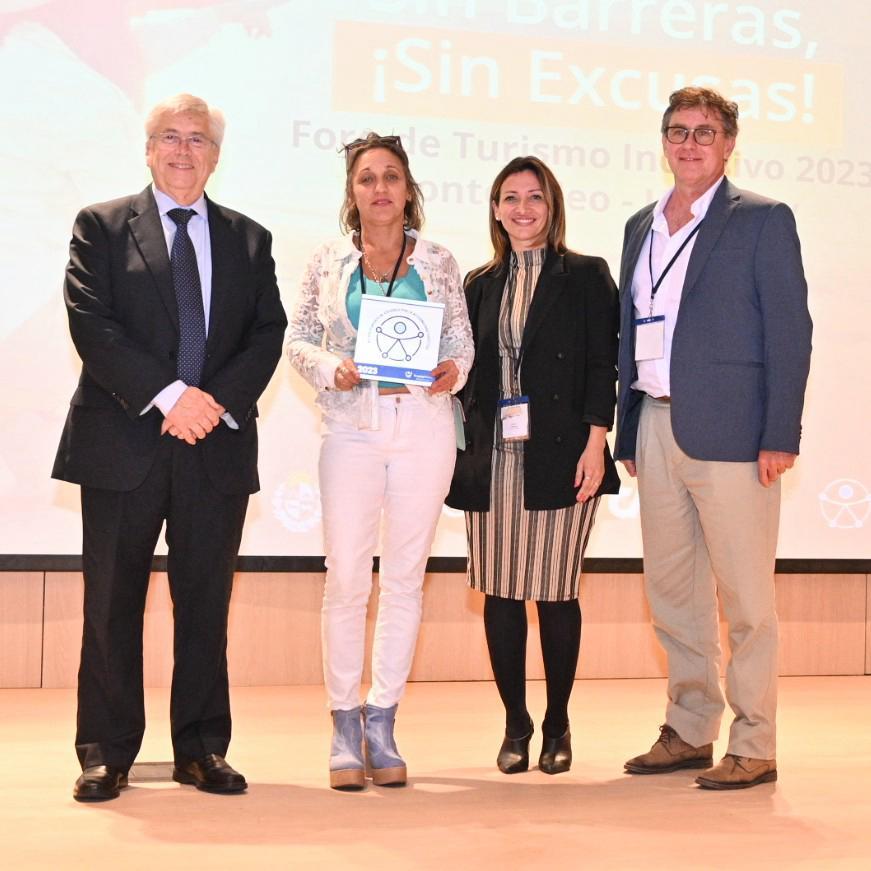 Entrega de premios y reconocimientos Entrega de premios y reconocimientos