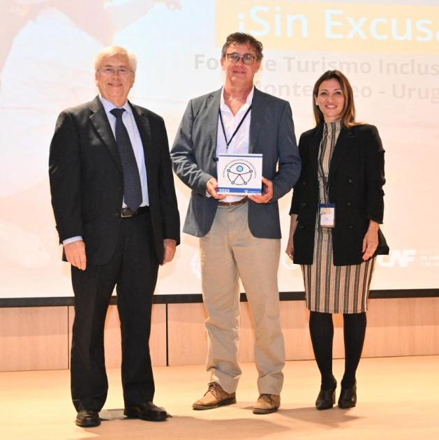 Entrega de premios y reconocimientos Entrega de premios y reconocimientos