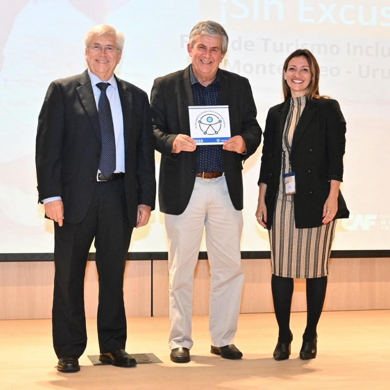 Entrega de premios y reconocimientos Entrega de premios y reconocimientos
