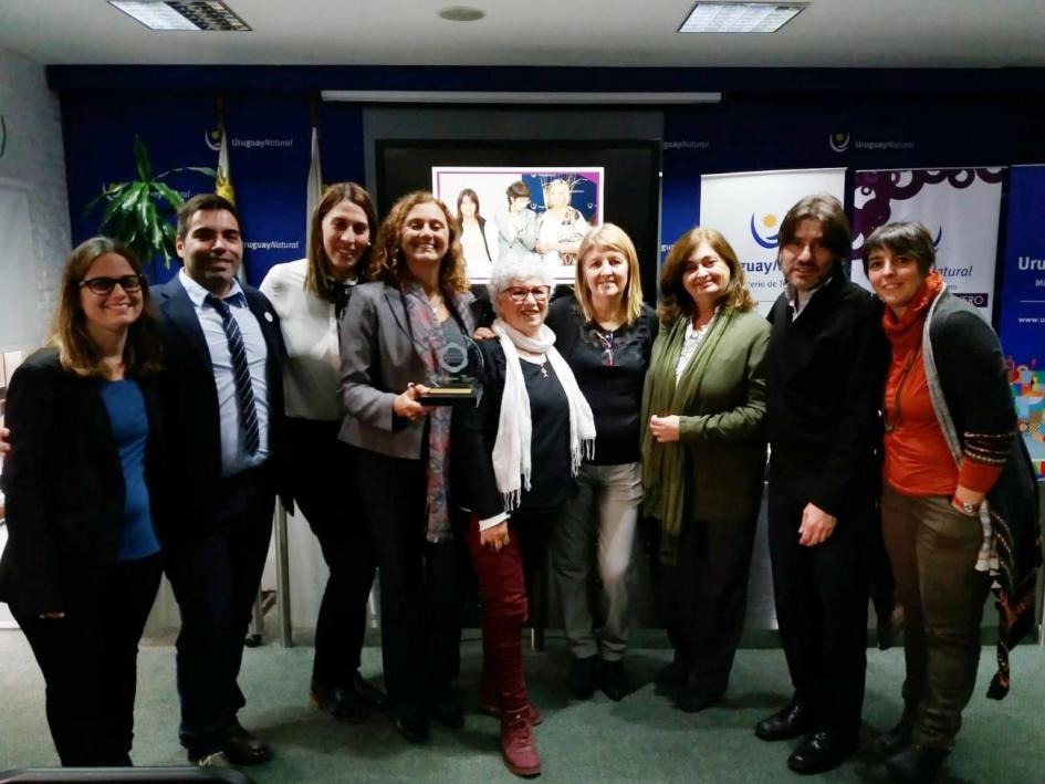 Miembros de la Comisión de Género del MINTUR: Silvia Altmark, Karina Baldovino, Carolina Bestard, Mauricio Muñoz y Gabriela Viñoles, además de la jefa en Recursos Humanos, Susana Guzmán, y Daniel Umpiérrez, como referente en Planificación y Mejora Continua.