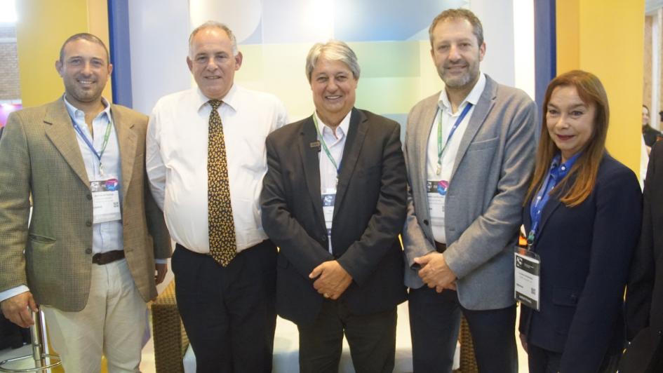 El Director Nacional de Turismo, Roque Baudean, mantuvo varias reuniones en Festuris Gramado El Director Nacional de Turismo, Roque Baudean, mantuvo varias reuniones en Festuris Gramado