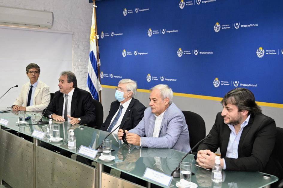 Lanzamiento de la Fiesta de la Cerveza de Santa Lucía en el Ministerio de Turismo Lanzamiento de la Fiesta de la Cerveza de Santa Lucía en el Ministerio de Turismo