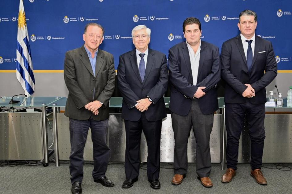 Firma del convenio marco entre MINTUR e INACOOP Firma del convenio marco entre MINTUR e INACOOP