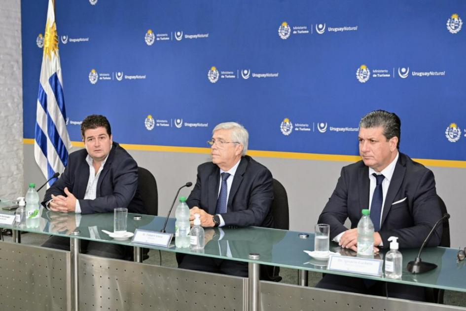 Firma del convenio marco entre MINTUR e INACOOP Firma del convenio marco entre MINTUR e INACOOP