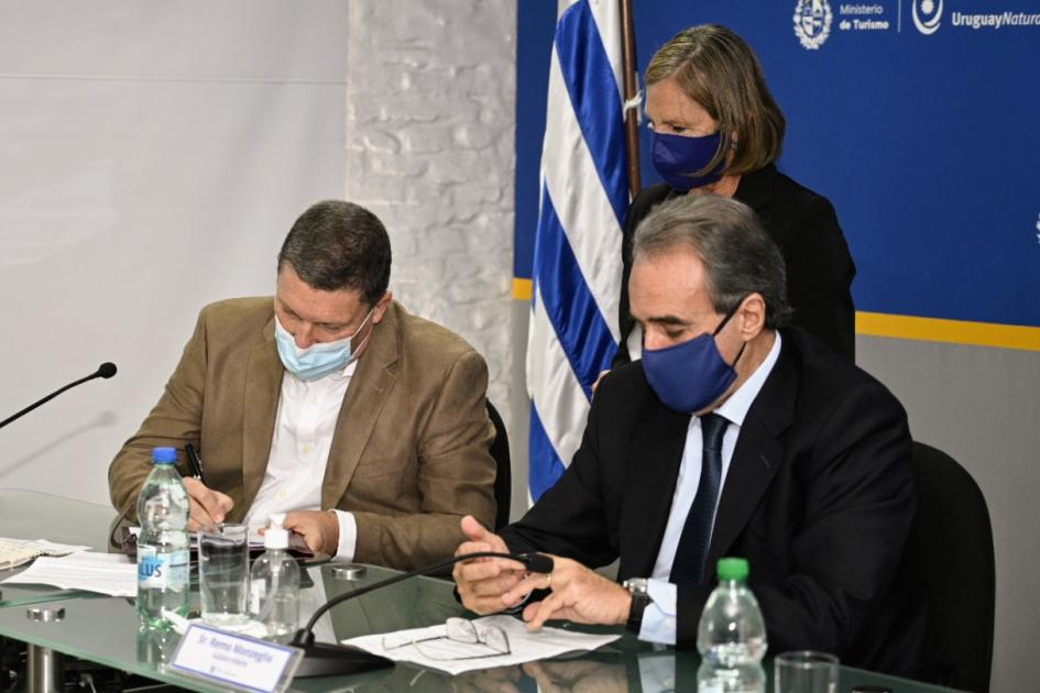 Firma de convenio entre Ministerio de Turismo e INEFOP Firma de convenio entre Ministerio de Turismo e INEFOP