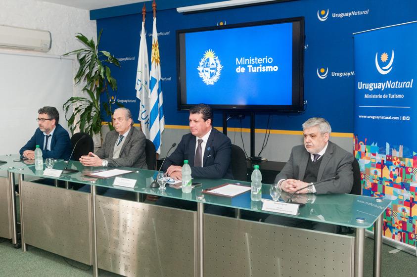 Firma de Convenio MINTUR - UDE 