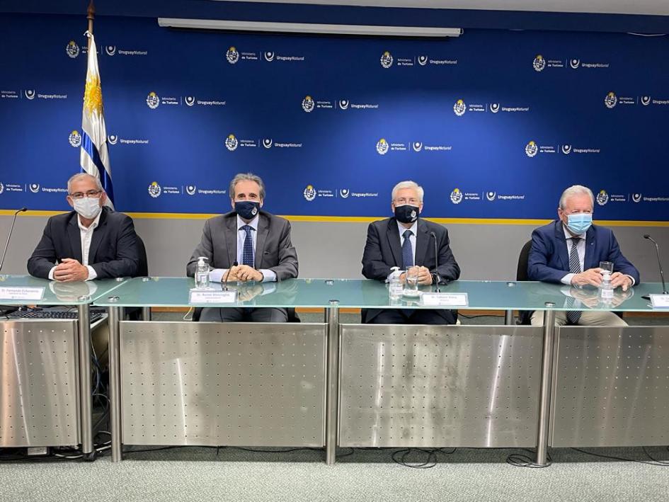 El Ministerio de Turismo firmó dos convenios para diversos apoyos en Flores y Colonia El Ministerio de Turismo firmó dos convenios para diversos apoyos en Flores y Colonia
