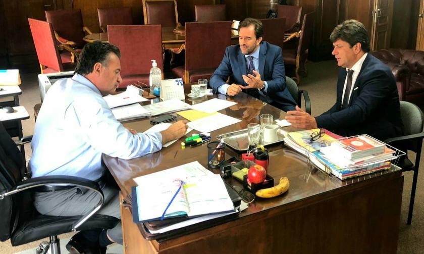 Ministro Germán Cardoso y Director General, Ignacio Curbelo reunidos con el Ministro de Salúd Pública, Daniel Salinas Ministro Germán Cardoso y Director General, Ignacio Curbelo reunidos con el Ministro de Salúd Pública, Daniel Salinas