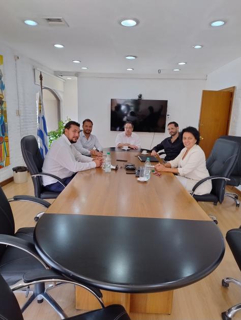 MINTUR y ANDE se reunieron con el compromiso de otorgarle mayor apoyo a las PyMES MINTUR y ANDE se reunieron con el compromiso de otorgarle mayor apoyo a las PyMES