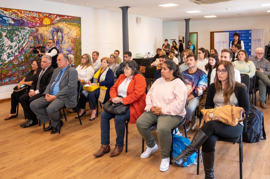 Representantes de todo el país llegaron a la sede del Ministerio de Turismo Representantes de todo el país llegaron a la sede del Ministerio de Turismo