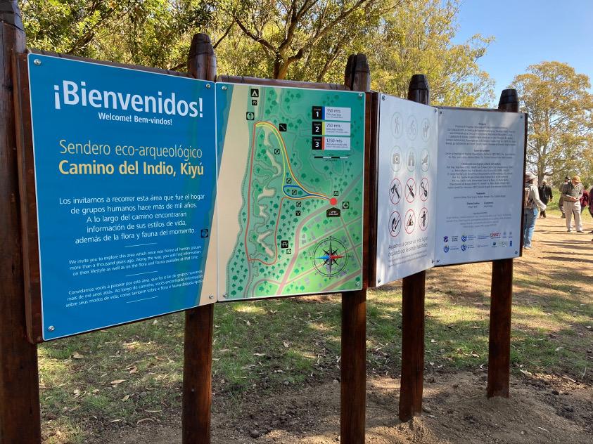 Cartelería del Sendero de ecoturismo y desarrollo local "Camino del Indio" en Kiyú, San José.