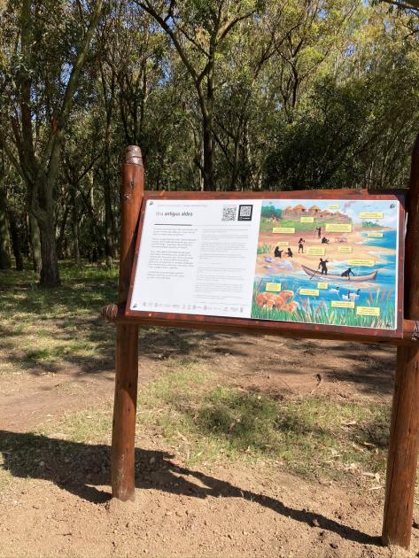 Cartelería del Sendero de ecoturismo y desarrollo local "Camino del Indio" en Kiyú, San José.