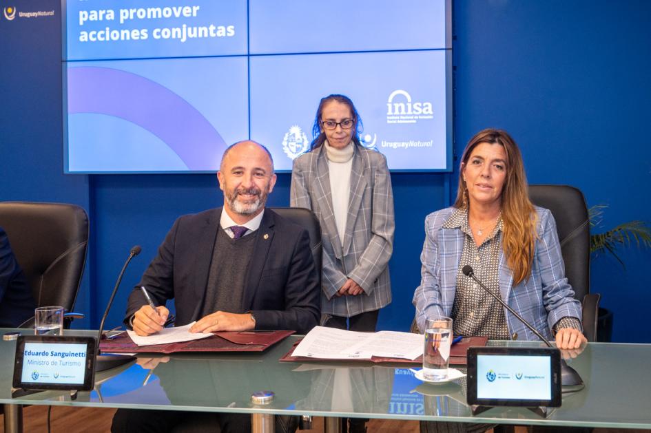 MINTUR e INISA firmaron convenio para promover la inclusión y formación de adolescentes MINTUR e INISA firmaron convenio para promover la inclusión y formación de adolescentes