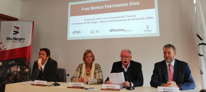 Guillermo Levratto, Liliam Kechichian, Oscar Terzaghi y Morgan Doyle Guillermo Levratto, Liliam Kechichian, Oscar Terzaghi y Morgan Doyle.