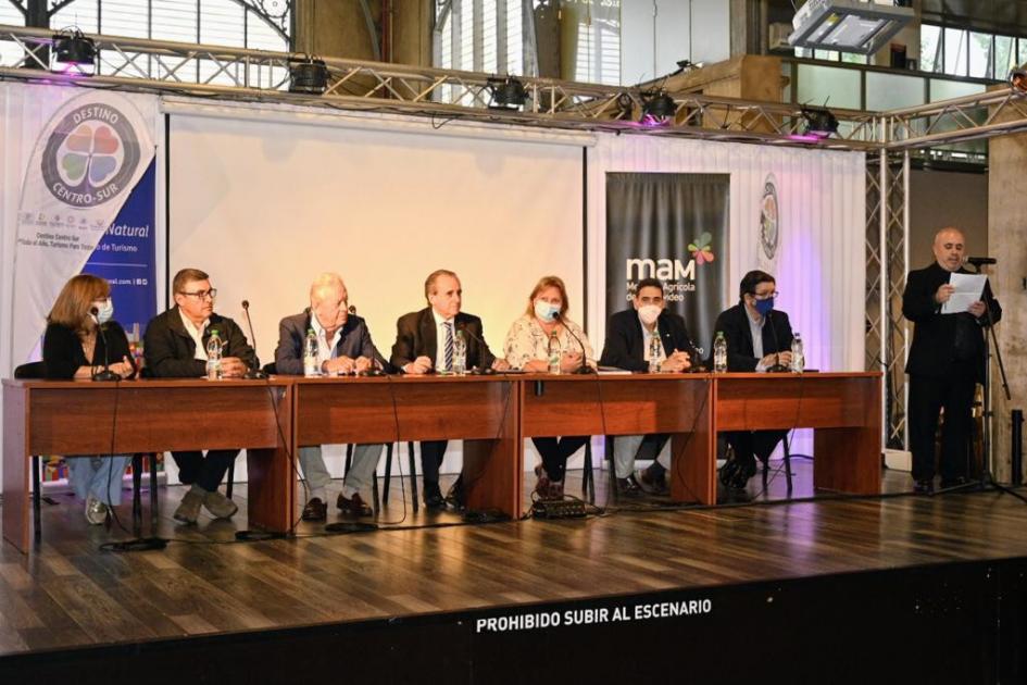 Lanzamiento Temporada Otoño - Invierno de la Región Centro Sur, en el Mercado Agrícola de Montevideo Lanzamiento Temporada Otoño - Invierno de la Región Centro Sur, en el Mercado Agrícola de Montevideo
