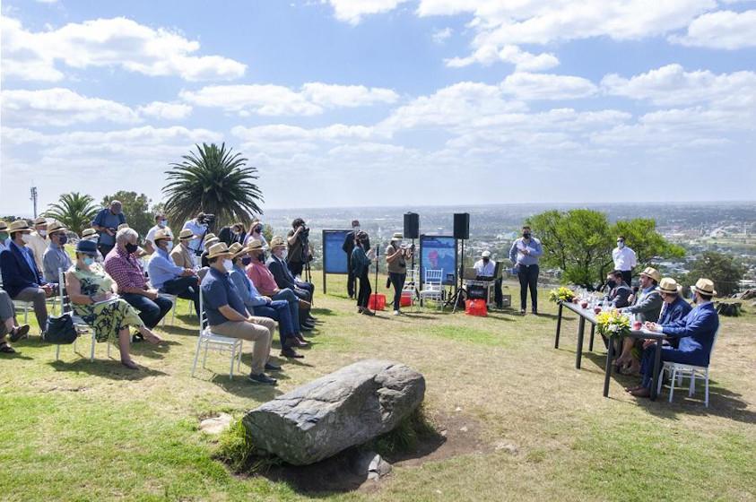 Lanzamiento de "Montevideo + Paseos", en las letras de Montevideo de la Fortaleza del Cerro