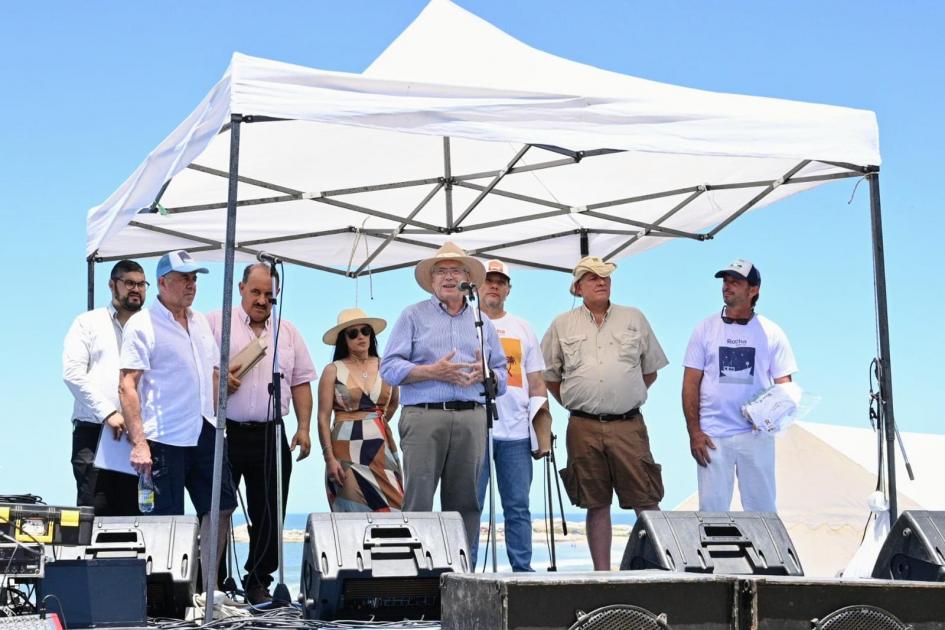 Discurso del ministro de Turismo, Tabaré Viera, Lanzamiento de Temporada en Punta del Diablo, Rocha Discurso del ministro de Turismo, Tabaré Viera, Lanzamiento de Temporada en Punta del Diablo, Rocha